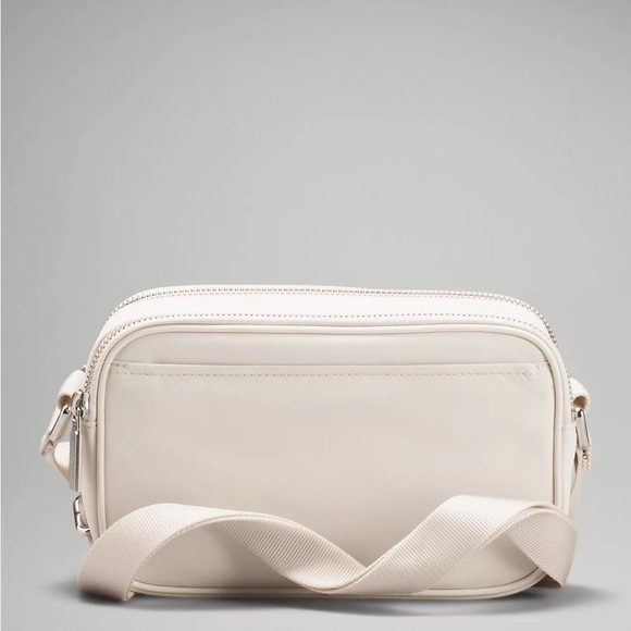 Lululemon Crossbody Camera Bag 2L- White Opal - Picture 3 of 5